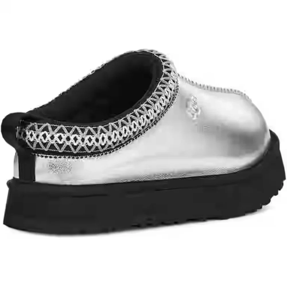 NEW UGG Unisex Kids Silver Slip-On Shoes Size 4